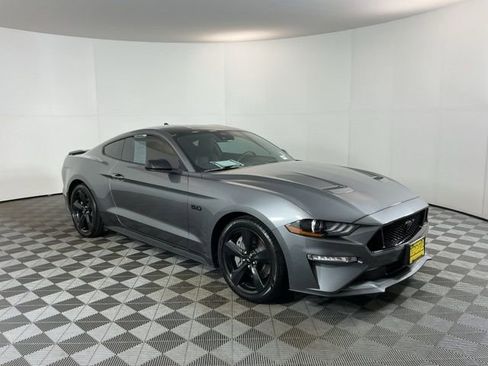 Used 2022 Ford Mustang GT Premium w/ Black Accent Package RWD image 3