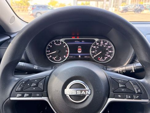 Certified 2025 Nissan Sentra SV w/ Trunk Package FWD image 28