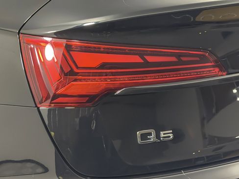 Used 2023 Audi Q5 2.0T Prestige w/ Prestige Package AWD/4WD image 27