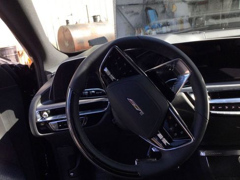 New 2026 Cadillac Lyriq V image 31