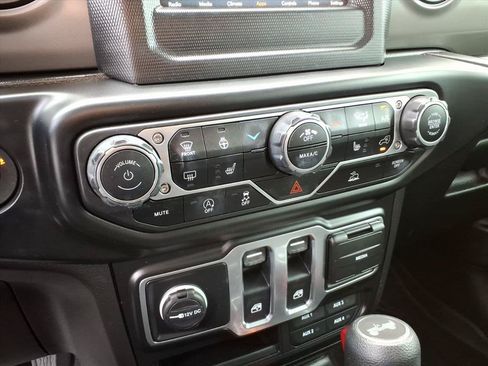 Used 2022 Jeep Wrangler Sport AWD/4WD image 29
