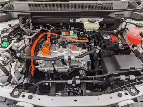 New 2025 Chevrolet Equinox EV LT image 16