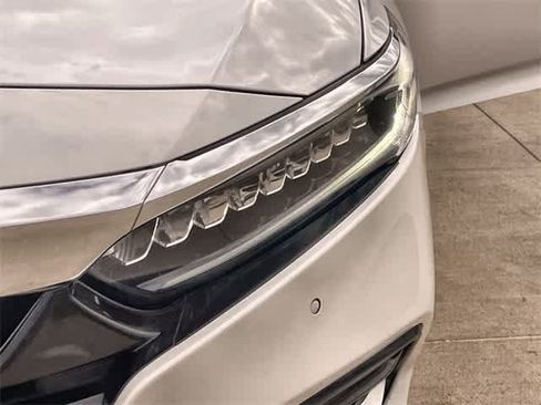 Certified 2018 Honda Accord Touring image 24