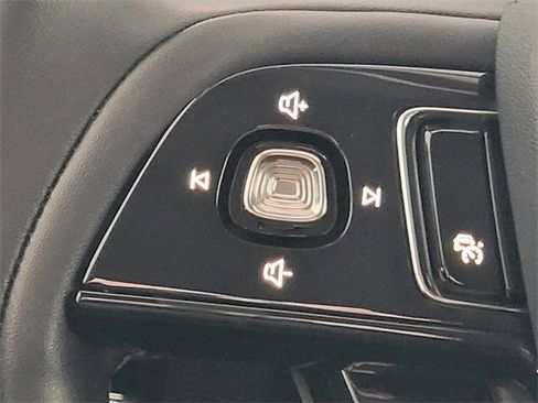 Certified 2024 Lincoln Corsair AWD w/ Equipment Group 101A image 33