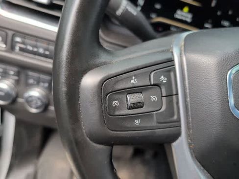 Used 2024 GMC Yukon SLE image 19