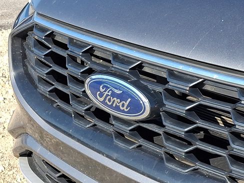 Used 2024 Ford Escape ST-Line w/ Tech Pack #1 FWD image 4