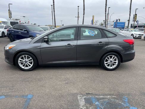 Used 2016 Ford Focus SE image 6