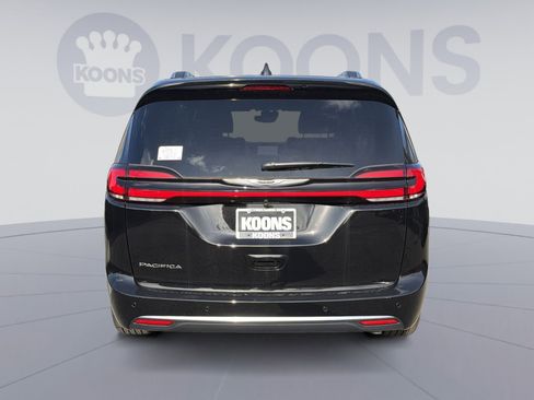 New 2026 Chrysler Pacifica Pinnacle image 5