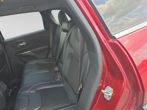 Used 2020 Jeep Cherokee Latitude Plus AWD/4WD image 13