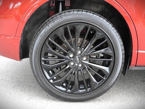 Used 2023 Lincoln Corsair AWD w/ Equipment Group 101A image 11