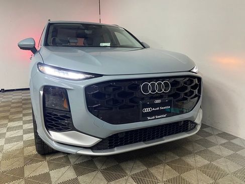 New 2026 Audi Q3 quattro 2.0T AWD/4WD image 1