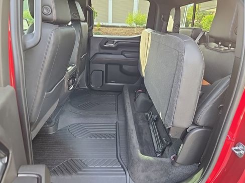 Used 2022 GMC Sierra 1500 AT4 w/ Technology Package AWD/4WD image 52