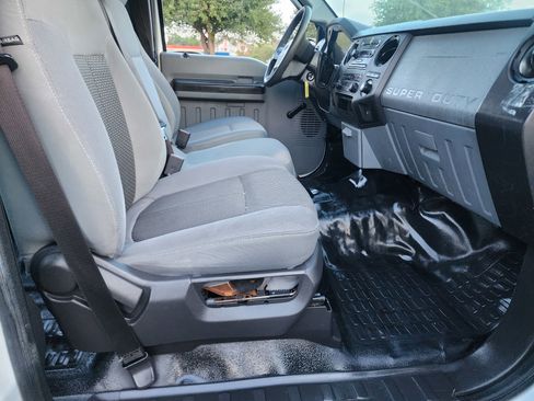Used 2011 Ford F250 XL image 11