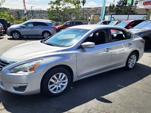 Used 2015 Nissan Altima 2.5 S w/ Power Driver Seat Package image 12
