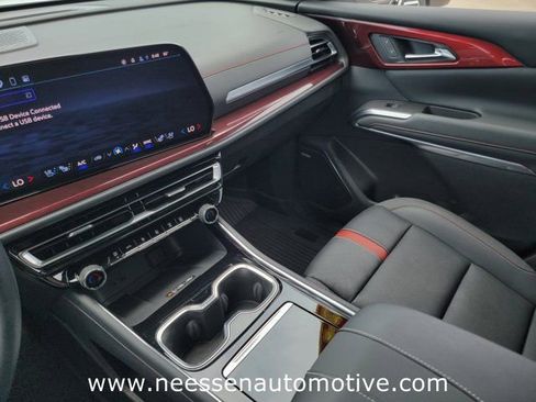 Used 2024 Chevrolet Traverse RS w/ LPO, Floor Liner Package FWD image 26