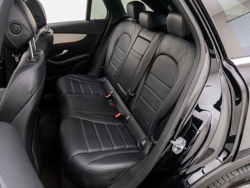 Used 2019 Mercedes-Benz GLC 300 4MATIC image 17