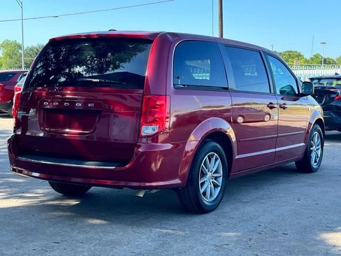 Used 2014 Dodge Grand Caravan SE FWD image 3