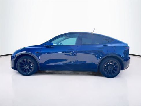 Used 2021 Tesla Model Y Long Range image 4