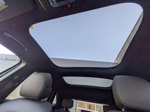 New 2025 Mercedes-Benz GLA 250 4MATIC image 14