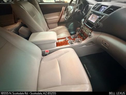Used 2013 Toyota Highlander Limited AWD/4WD image 12