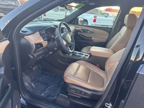Certified 2023 Chevrolet Traverse Premier w/ LPO, Floor Liner Package image 9