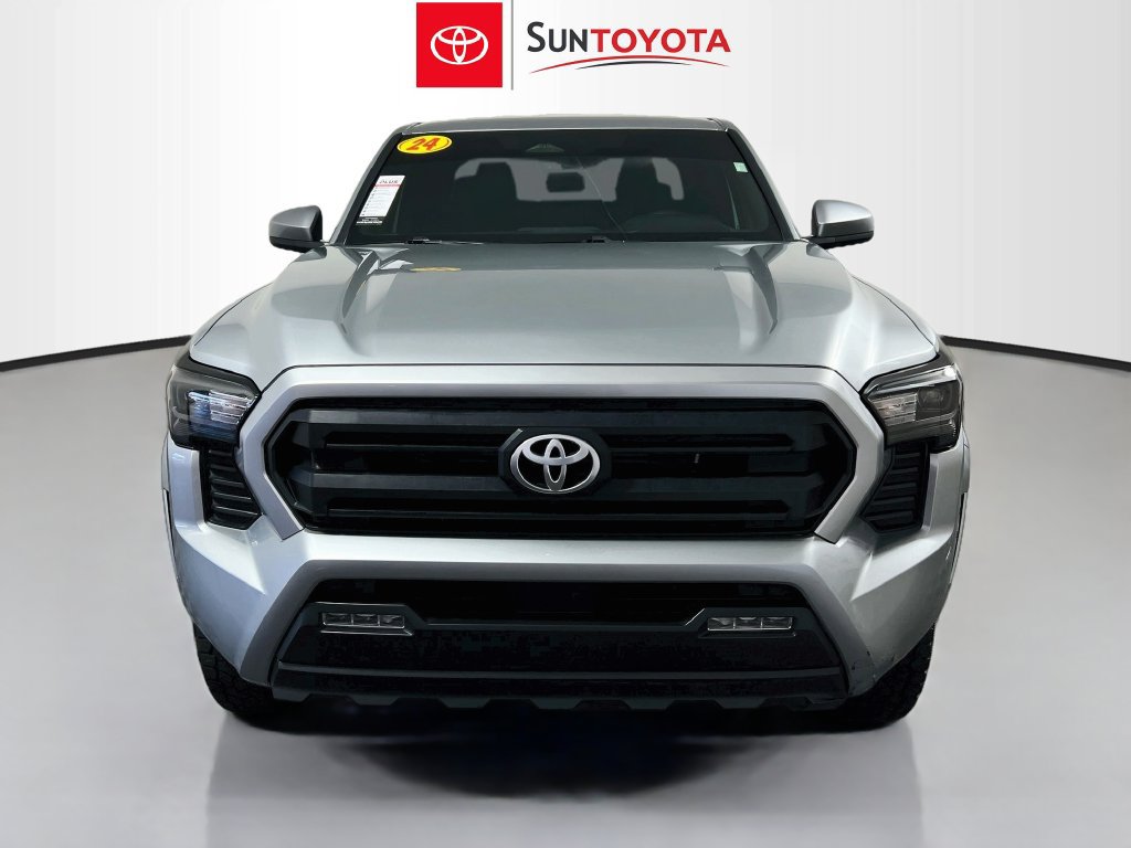 Used 2024 Toyota Tacoma SR5 AWD/4WD image 8