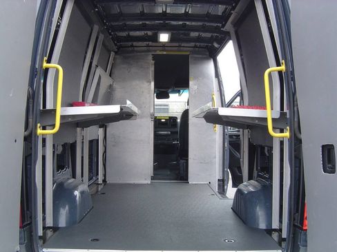 Used 2019 Mercedes-Benz Sprinter 144 image 11