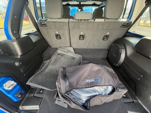 Used 2024 Jeep Wrangler Willys image 26