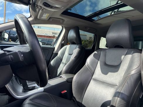 Used 2017 Volvo XC60 T5 Dynamic w/ Preferred Option Package image 35