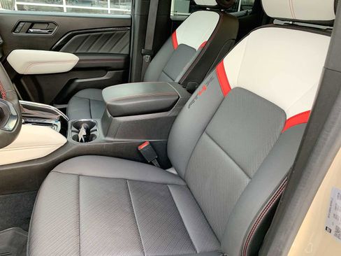 Certified 2024 GMC Canyon AT4X image 19