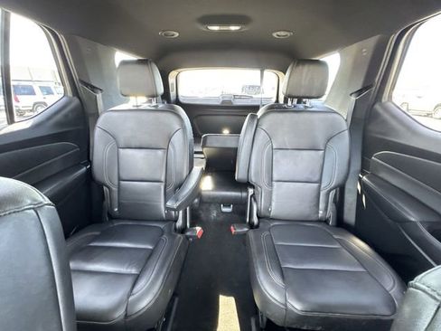 Used 2022 Chevrolet Traverse LT image 22