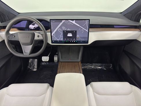 Used 2022 Tesla Model X image 12