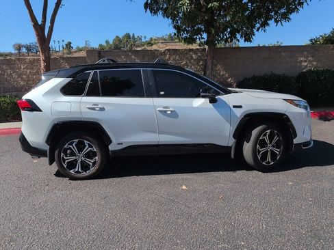 Used 2024 Toyota RAV4 XSE AWD/4WD image 9