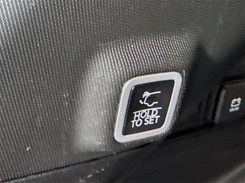 Used 2023 Jeep Grand Cherokee Altitude image 29