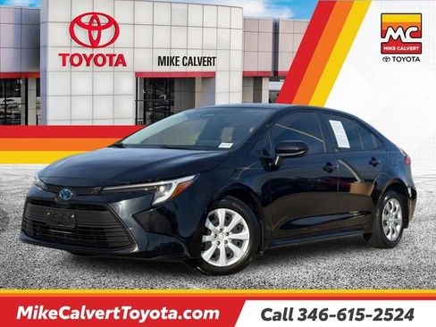 Used 2024 Toyota Corolla LE FWD image 1