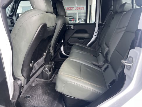 Used 2024 Jeep Gladiator Mojave image 12