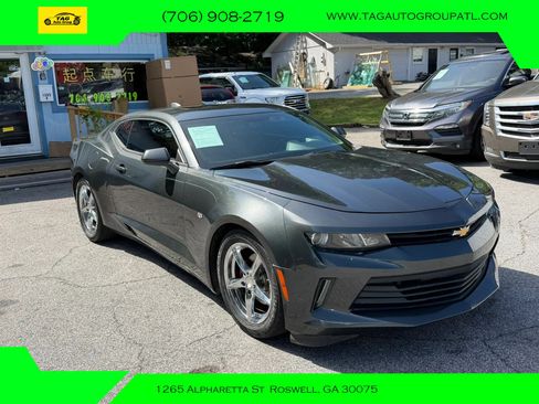 Used 2016 Chevrolet Camaro LT RWD image 3