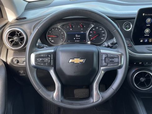 Used 2025 Chevrolet Blazer LT FWD image 11