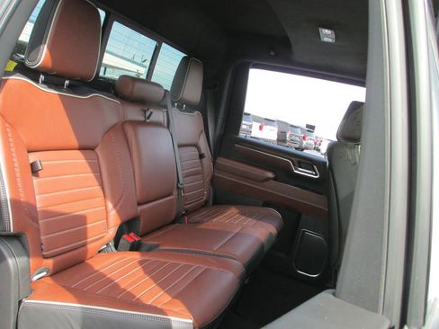 Used 2024 GMC Sierra 2500 Denali Ultimate w/ Max Trailering Package AWD/4WD image 30