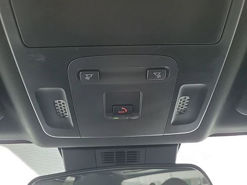 Used 2025 Toyota Camry SE image 18