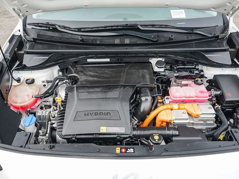 Used 2022 Kia Niro LX image 30