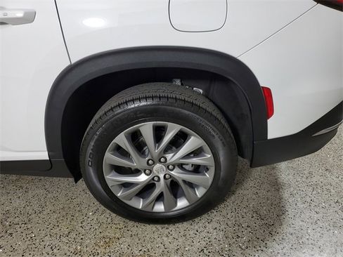 Used 2025 Buick Enclave Preferred image 11