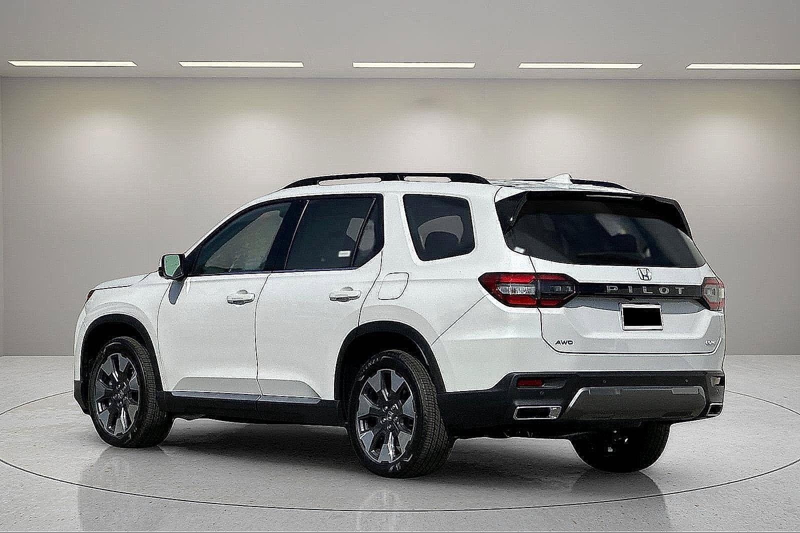 New 2026 Honda Pilot Elite image 3