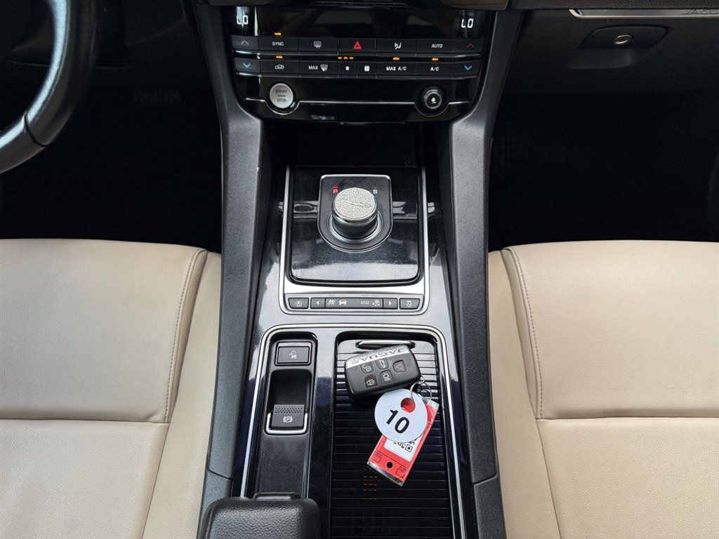 Used 2018 Jaguar F-PACE Premium AWD/4WD image 26