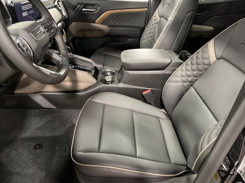 New 2026 GMC Canyon Denali w/ LPO, Denali Black Edition image 13