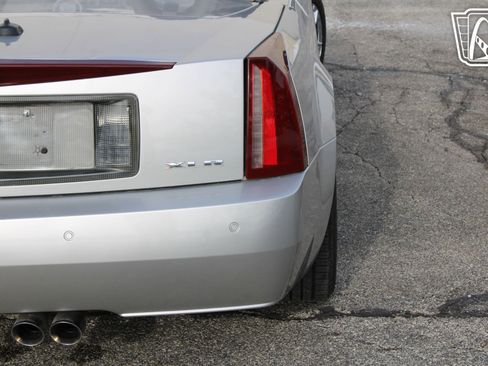 Used 2005 Cadillac XLR image 40