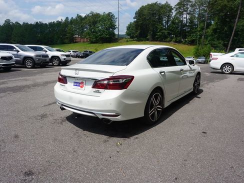Used 2016 Honda Accord Touring image 21