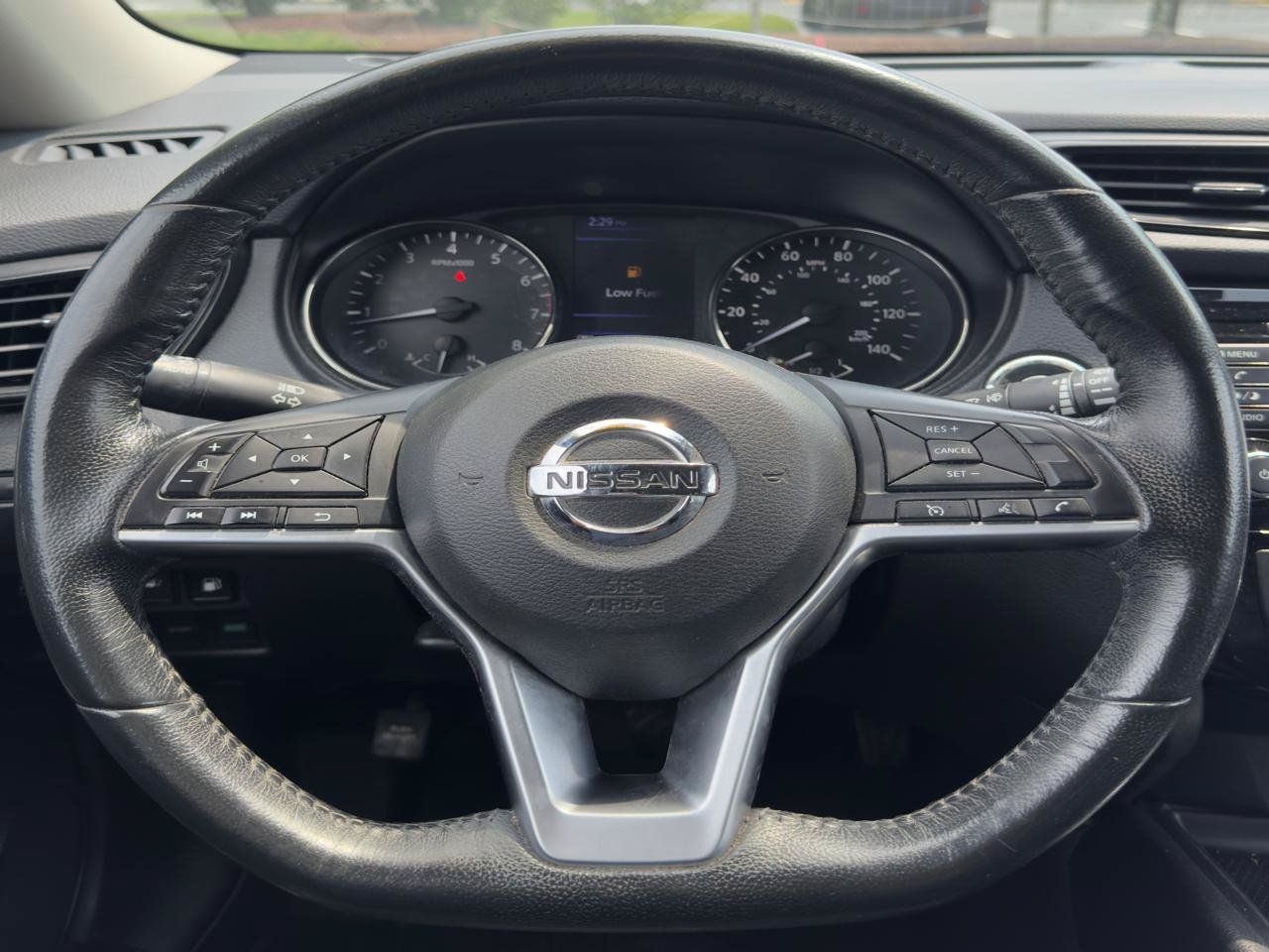 Used 2018 Nissan Rogue SV AWD/4WD image 8