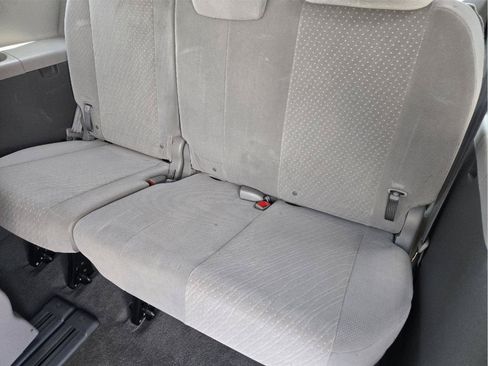 Used 2018 Toyota Sienna LE FWD image 28