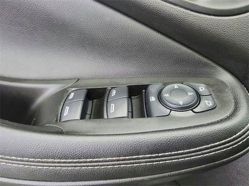 Used 2022 Buick Encore GX Select image 18